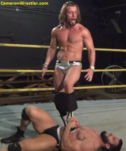 Garrett Thomas vs. Maverick