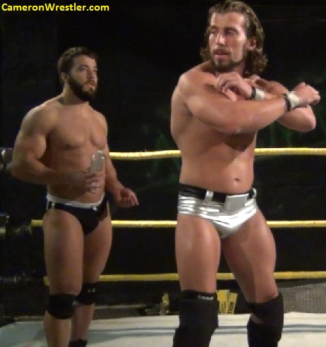 Garrett Thomas vs. Maverick