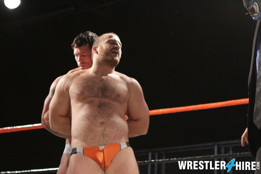 Joey Nux & Max Quivers vs. Guido Genatto (Muscle4Hire)