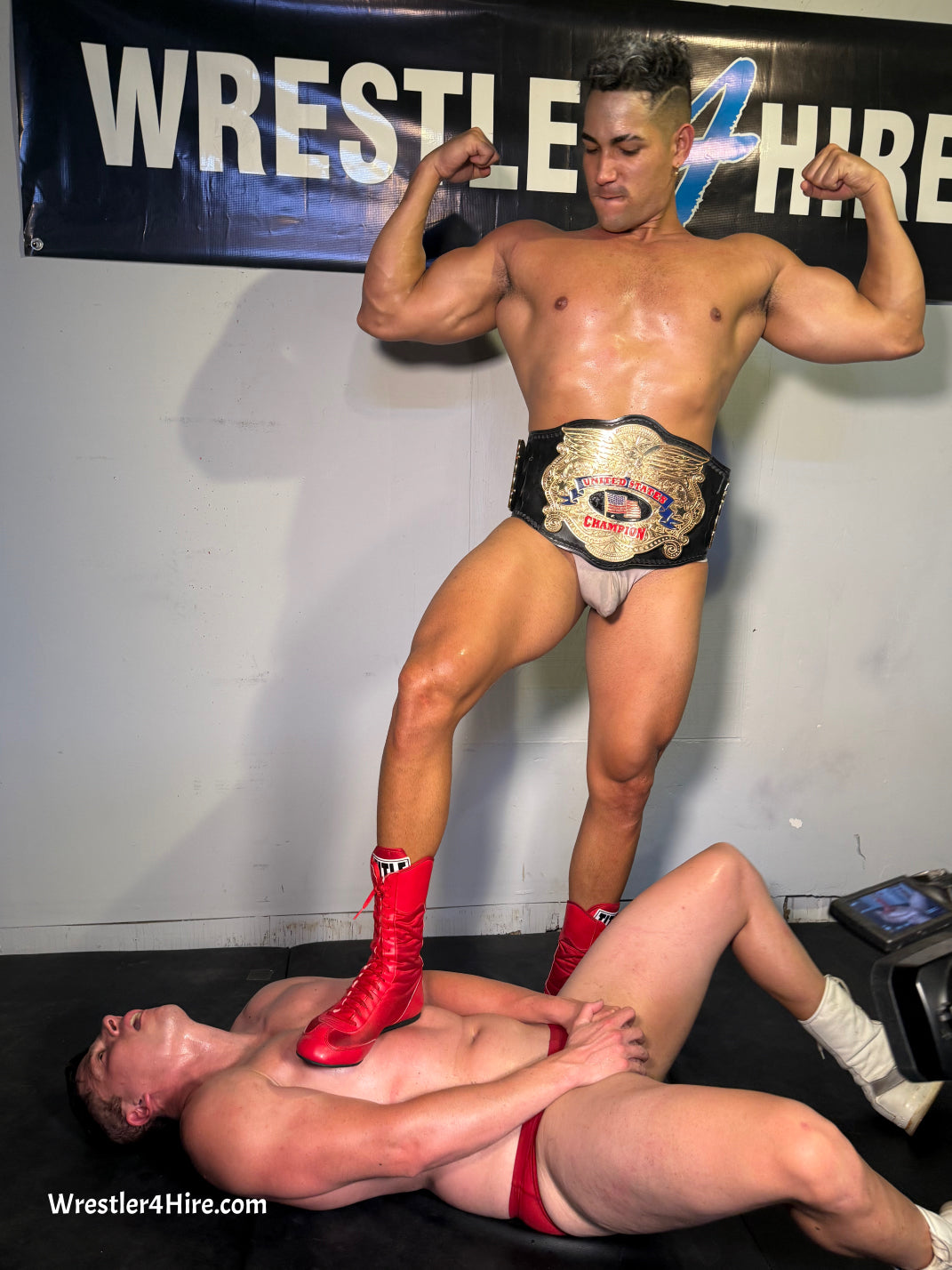 ALL-AMERICAN CHAMPION vs. LATINO JOCK: Alberto vs. Max Ryder.