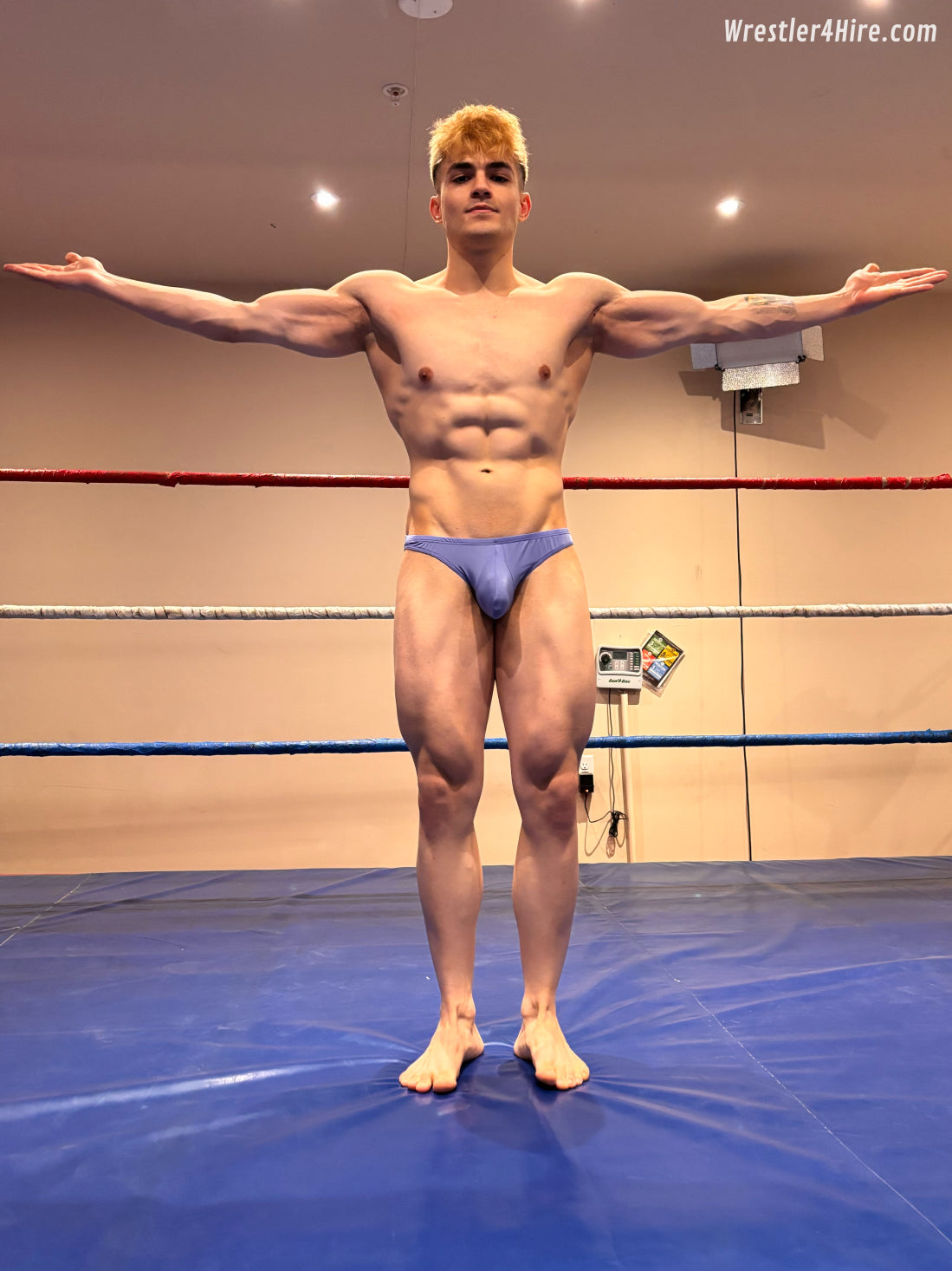 COLLEGE CUTIES GO PRO: Danny Dimples vs. Francisco Flex