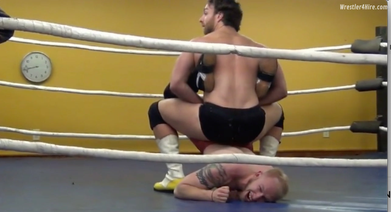 SQUASH MATCH: Dick Rick vs. TJ Holiday