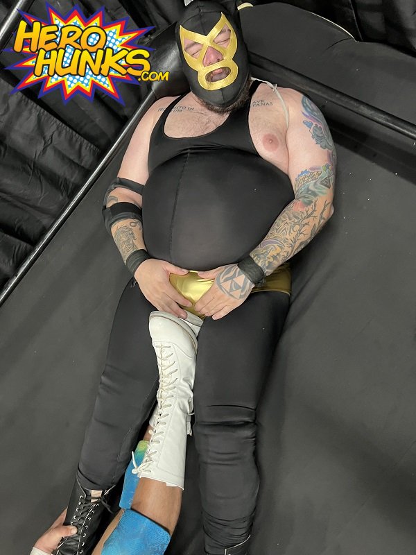 Golden Terror vs. Mystery Hunk (Mask vs. Mask)