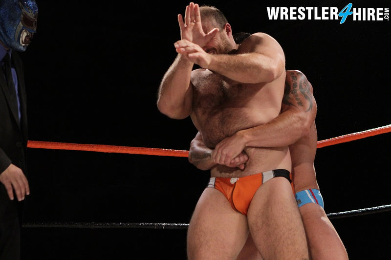 Joey Nux & Max Quivers vs. Guido Genatto (Muscle4Hire)