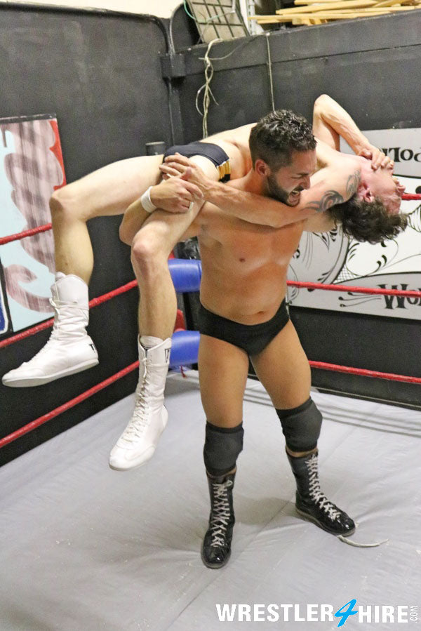 Jayden Mayne vs. Chase Sinn