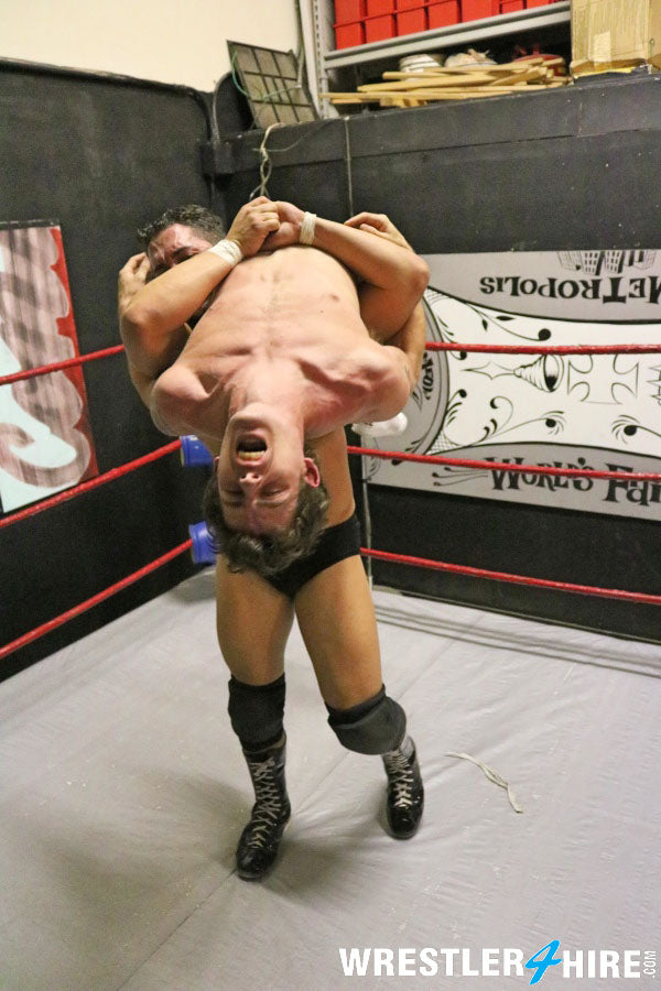 Jayden Mayne vs. Chase Sinn