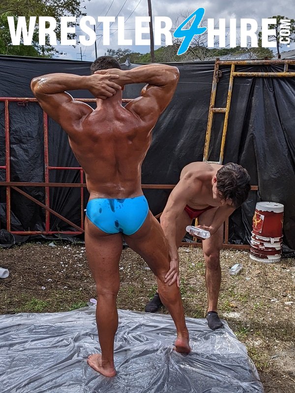 John Bronco vs. Alex Garcia (Oil Wrestling)