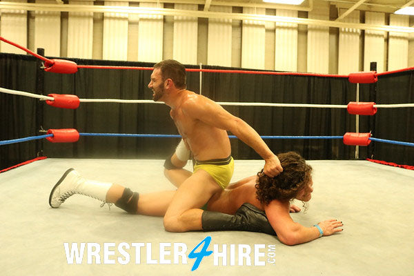 Zach Reno vs. Ace Owens